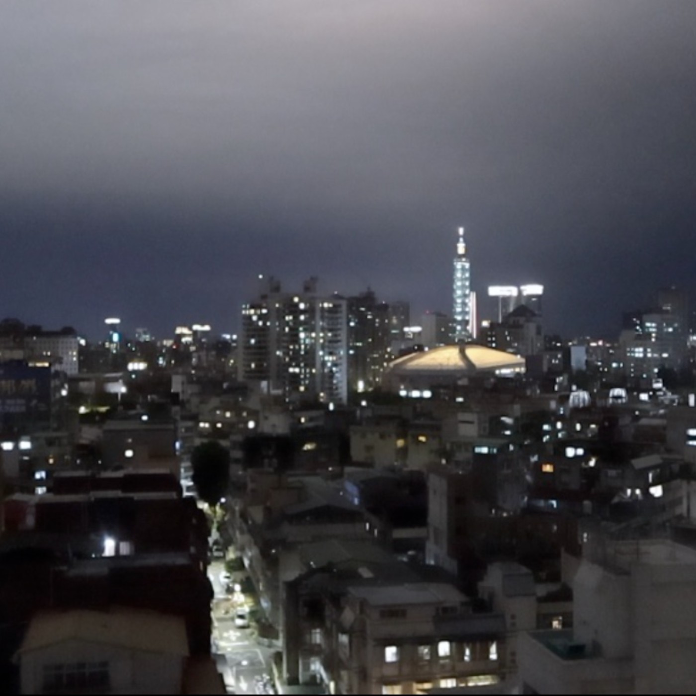 Busy night of Taipei city