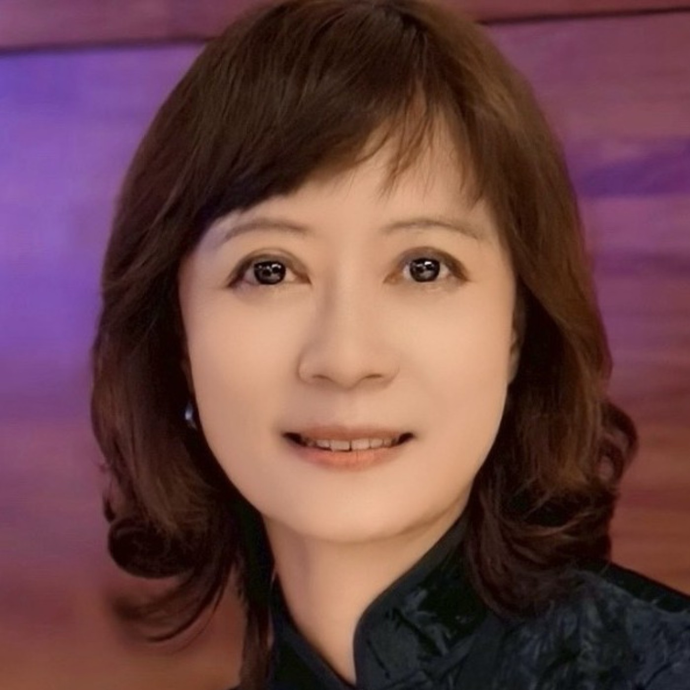 EP58-姜美華三歲就很想學芭蕾，被老師否定，對後來的人生留下什麼影子？童年學習鋼琴，在那個階段，像陪伴還是一種抒發？後來怎麽走上當國小音樂老師這條路？愛音樂的孩子人生會比較精彩，從哪些地方感受到這件事？教學過程中最印象深刻的學生？開始接觸瑜伽，內心最需要的是什麼？到後來考證照、成為瑜伽老師，覺得自己改變最大的是哪一個部分？