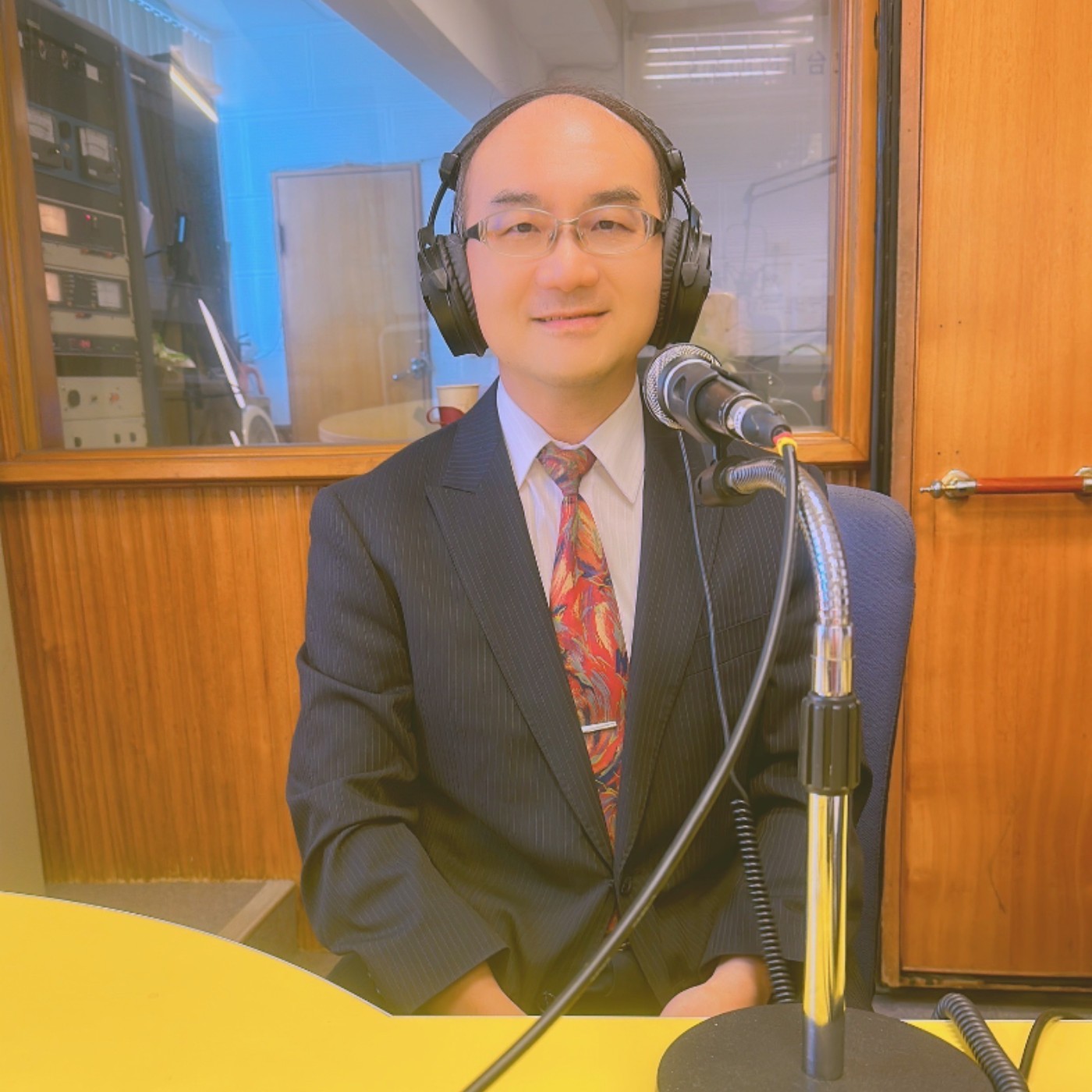 E166【360行說了算〜心瑜主持】蔡兆勳院長以『我懂你，我跟你在一起』，來化解一般人死亡禁忌的話題，跟病人建立信任關係的『蔡十點』，以及協助病人及家屬面對死亡準備的『五良方』…，蔡院長大愛精神視病如親，以詼諧幽默深入淺初談個案，心瑜感動的熱淚盈眶💦 episode artwork