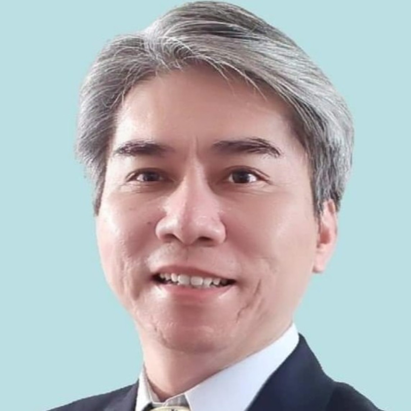 EP60-林志成副院長小學幾乎年年第一名，但考高中卻失常，對後來的人生有留下什麼影響？大學重考時自創「錄音帶學習法」是怎麼想到的？大學時不愛教科書、只愛課外書的經歷，是一種逃避，還是另一種學習？在得恩堂進去的第二年提出「8350 計畫」，哪來的勇氣跟老闆「畫大餅」？連鎖服務業教會最關鍵的一件事？跟隨零售業大師李孟熹老師學習「三年四個月」的經歷？