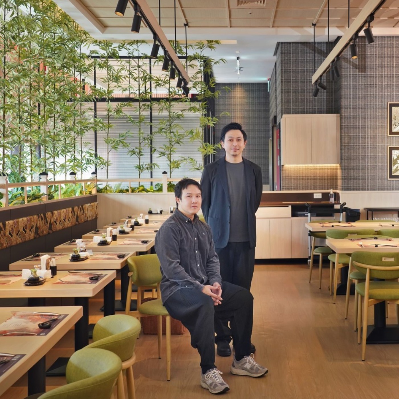 #249 密度、動線、翻桌率—座位背後的餐飲經營哲學 Ft. 水色設計 設計總監 林正斌Elson、直尺設計 總監 顏崇安 episode artwork